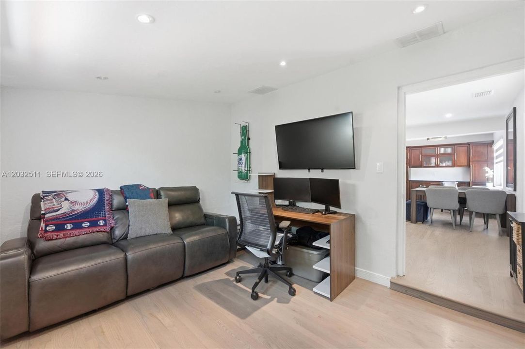 For Rent: $5,000 (3 beds, 3 baths, 1859 Square Feet)