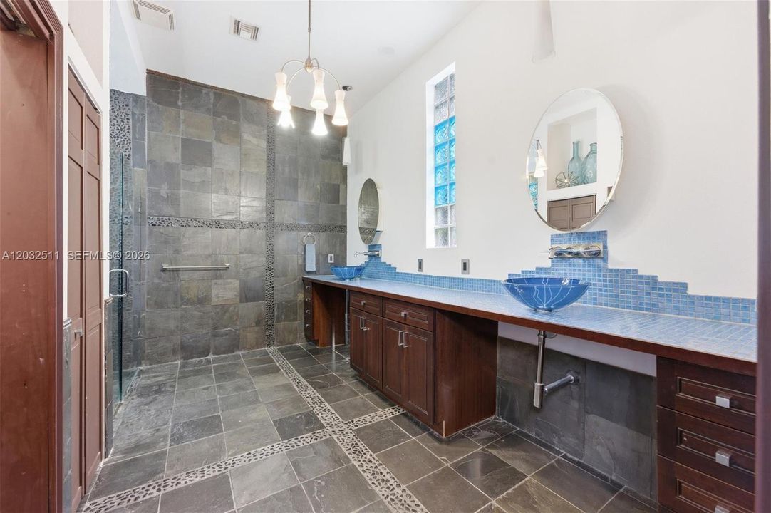 For Rent: $5,000 (3 beds, 3 baths, 1859 Square Feet)