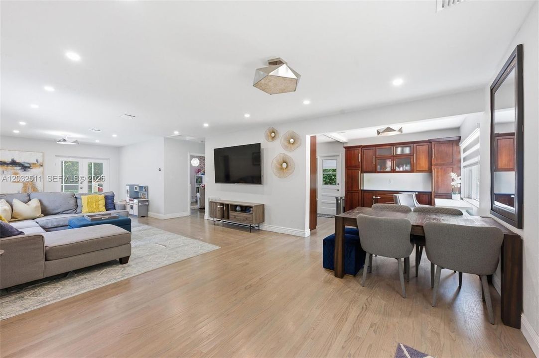 For Rent: $5,000 (3 beds, 3 baths, 1859 Square Feet)