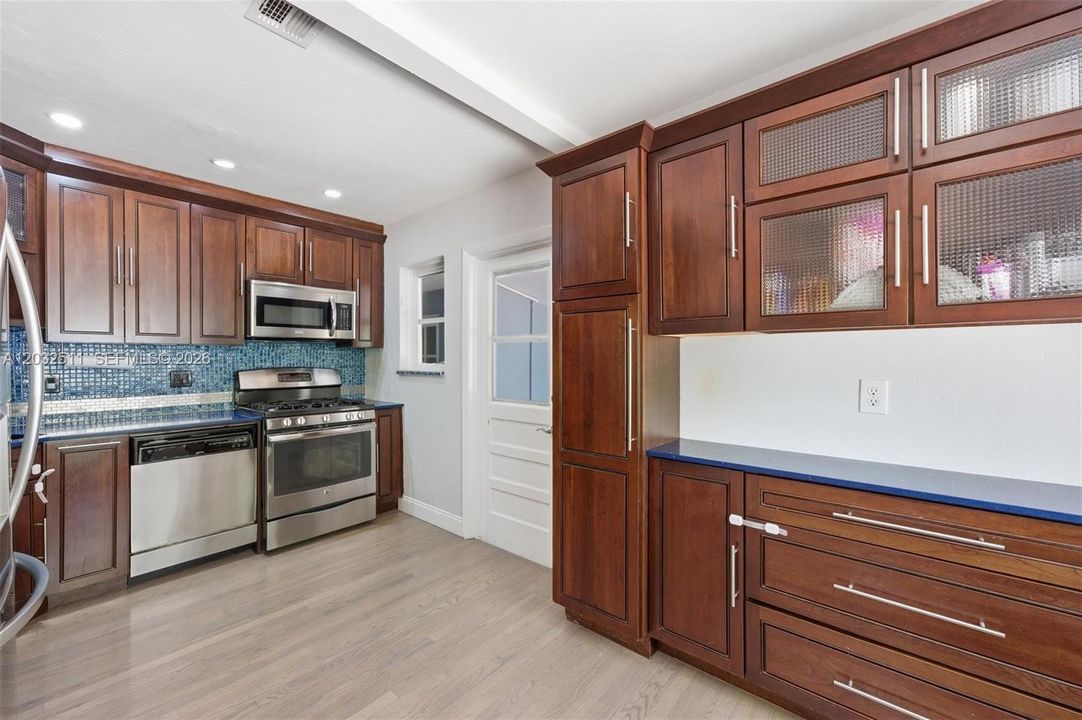 For Rent: $5,000 (3 beds, 3 baths, 1859 Square Feet)