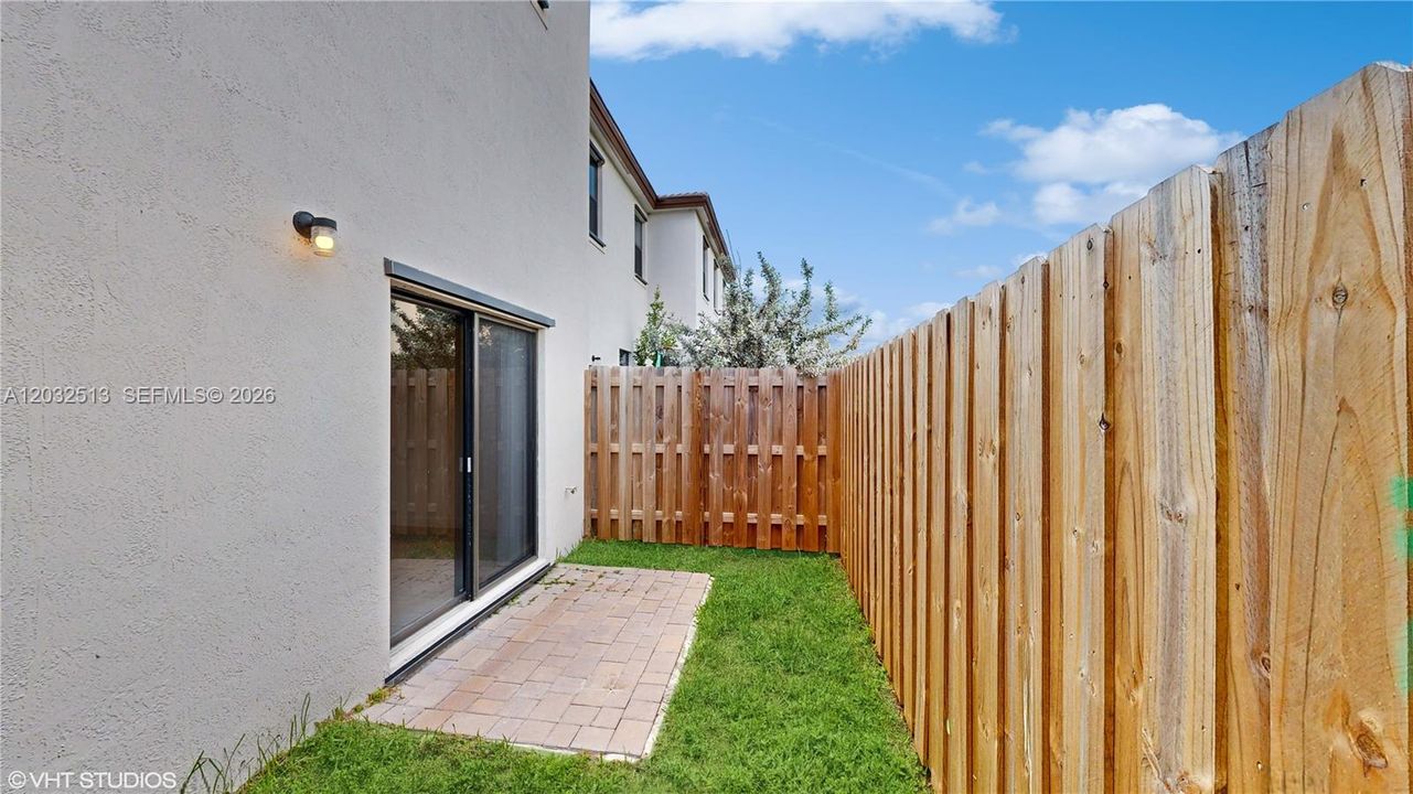 En Venta: $428,000 (3 camas, 2 baños, 1832 Pies cuadrados)