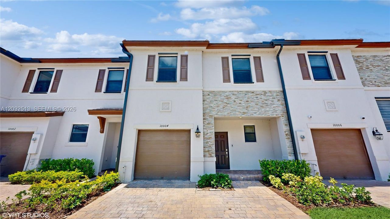 En Venta: $428,000 (3 camas, 2 baños, 1832 Pies cuadrados)