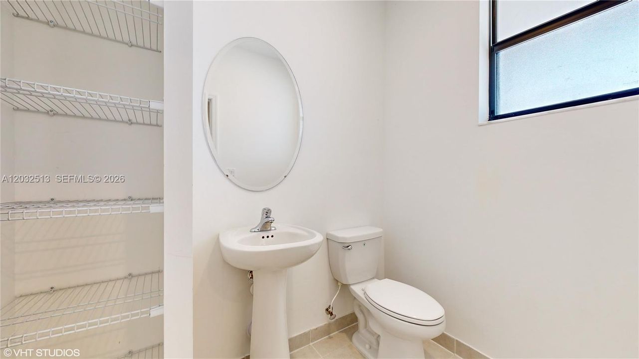 En Venta: $428,000 (3 camas, 2 baños, 1832 Pies cuadrados)