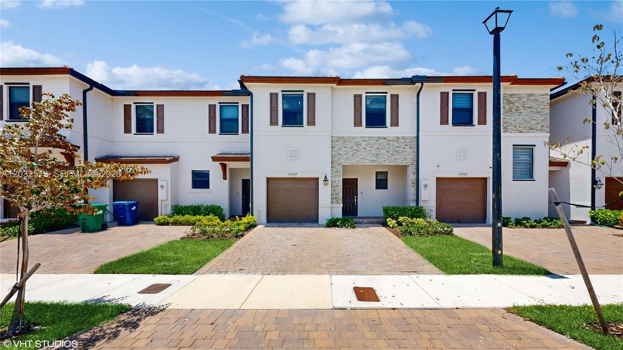 En Venta: $428,000 (3 camas, 2 baños, 1832 Pies cuadrados)