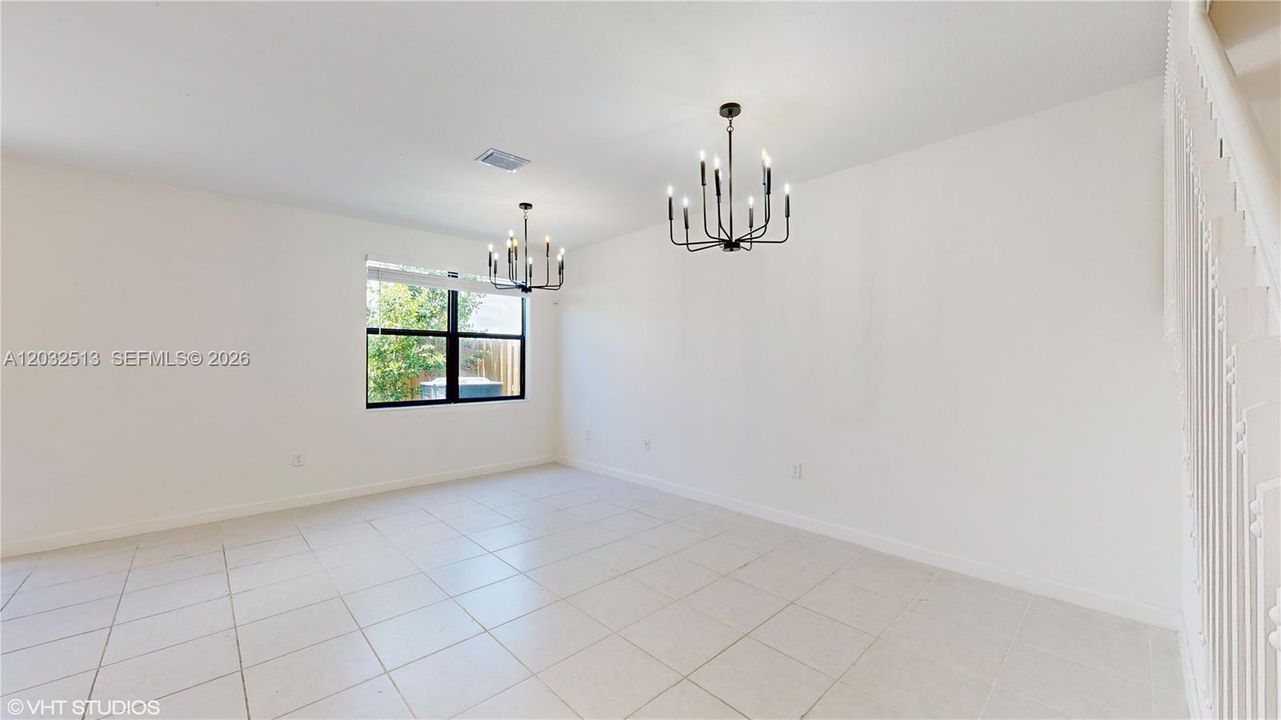 En Venta: $428,000 (3 camas, 2 baños, 1832 Pies cuadrados)