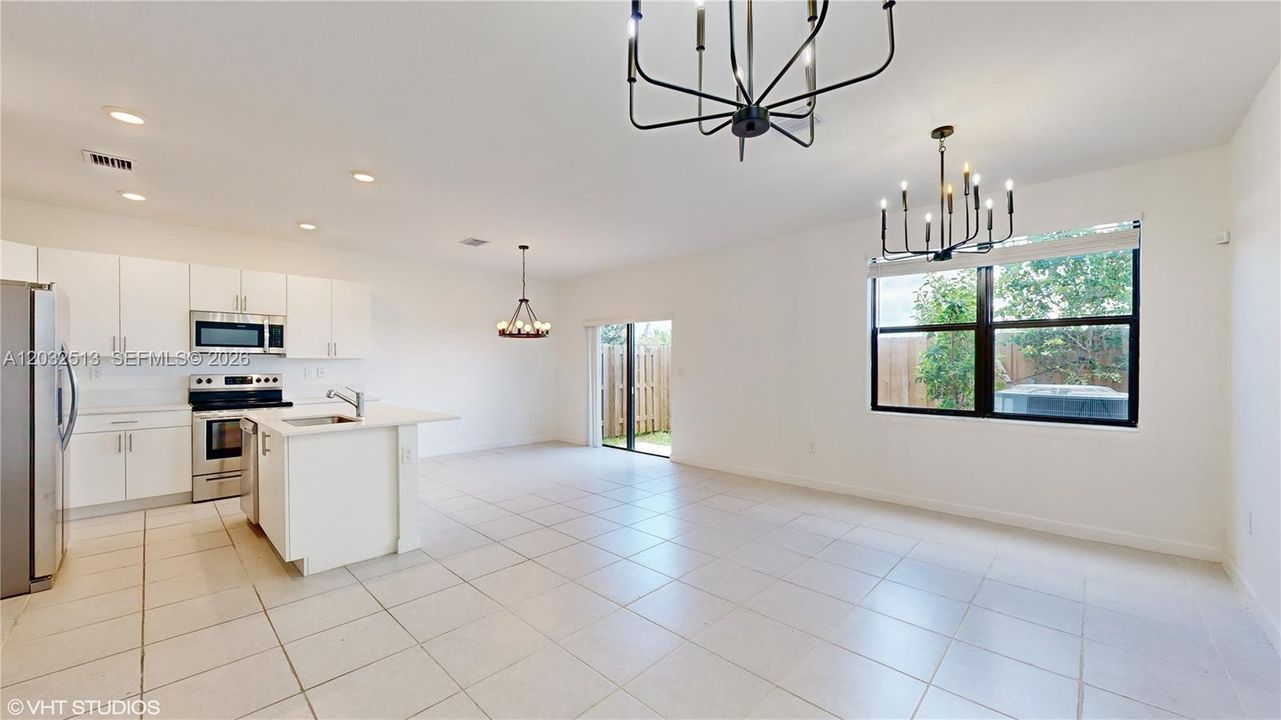 En Venta: $428,000 (3 camas, 2 baños, 1832 Pies cuadrados)