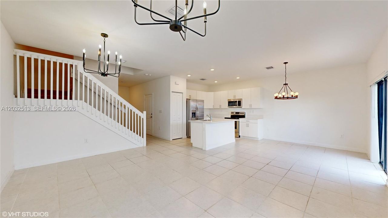 En Venta: $428,000 (3 camas, 2 baños, 1832 Pies cuadrados)