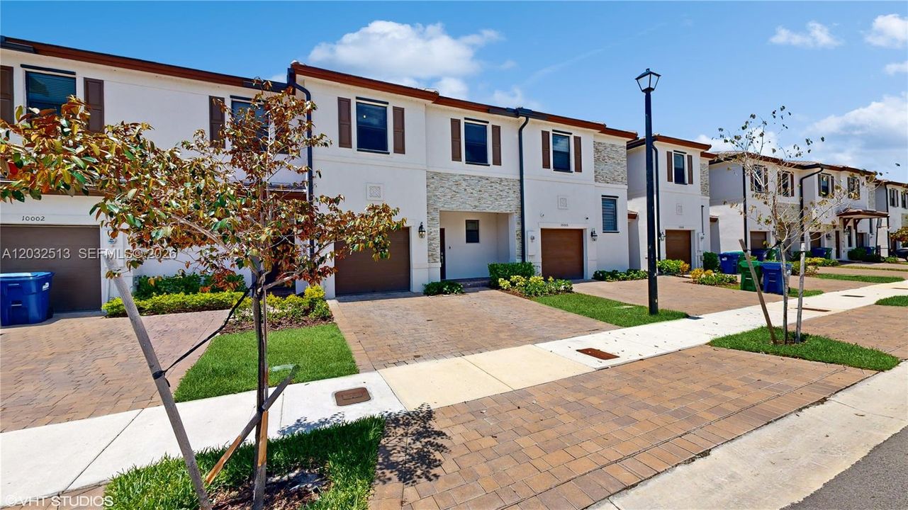 En Venta: $428,000 (3 camas, 2 baños, 1832 Pies cuadrados)