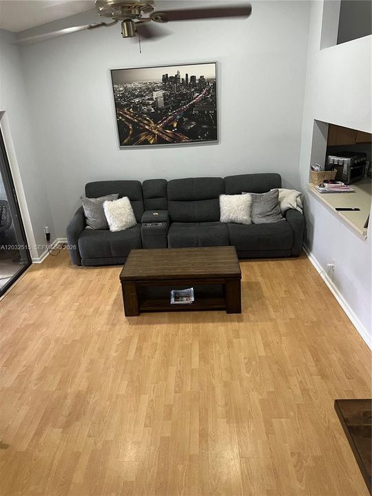 For Sale: $250,000 (3 beds, 2 baths, 1100 Square Feet)