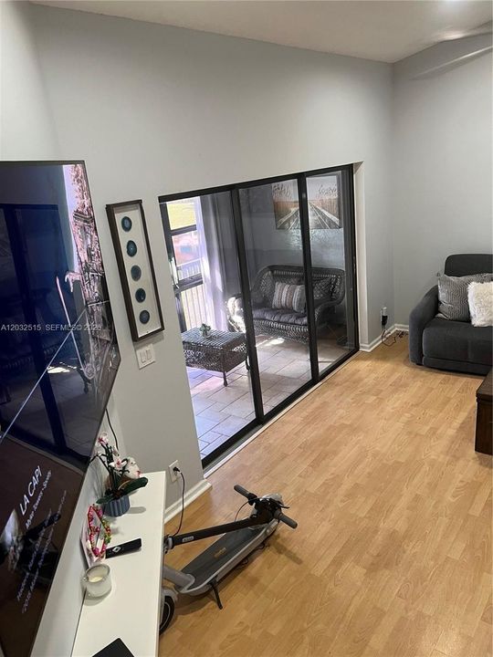 For Sale: $250,000 (3 beds, 2 baths, 1100 Square Feet)