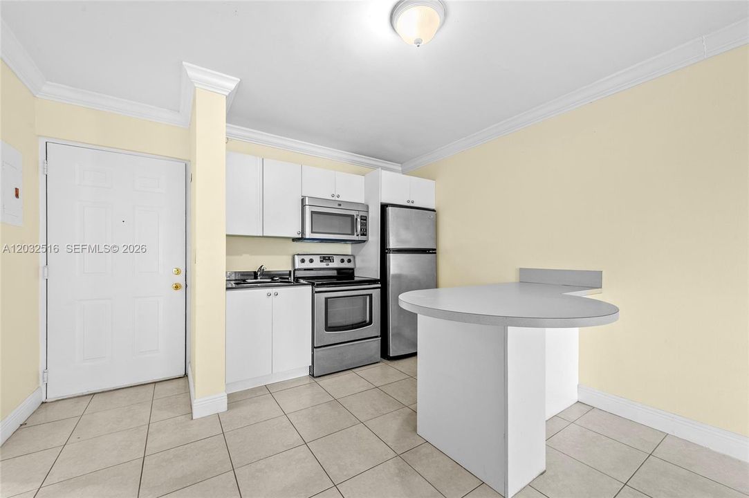For Rent: $1,600 (1 beds, 1 baths, 600 Square Feet)