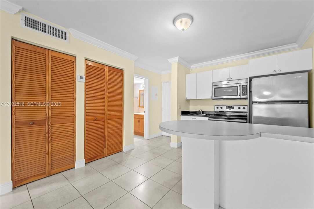 For Rent: $1,600 (1 beds, 1 baths, 600 Square Feet)