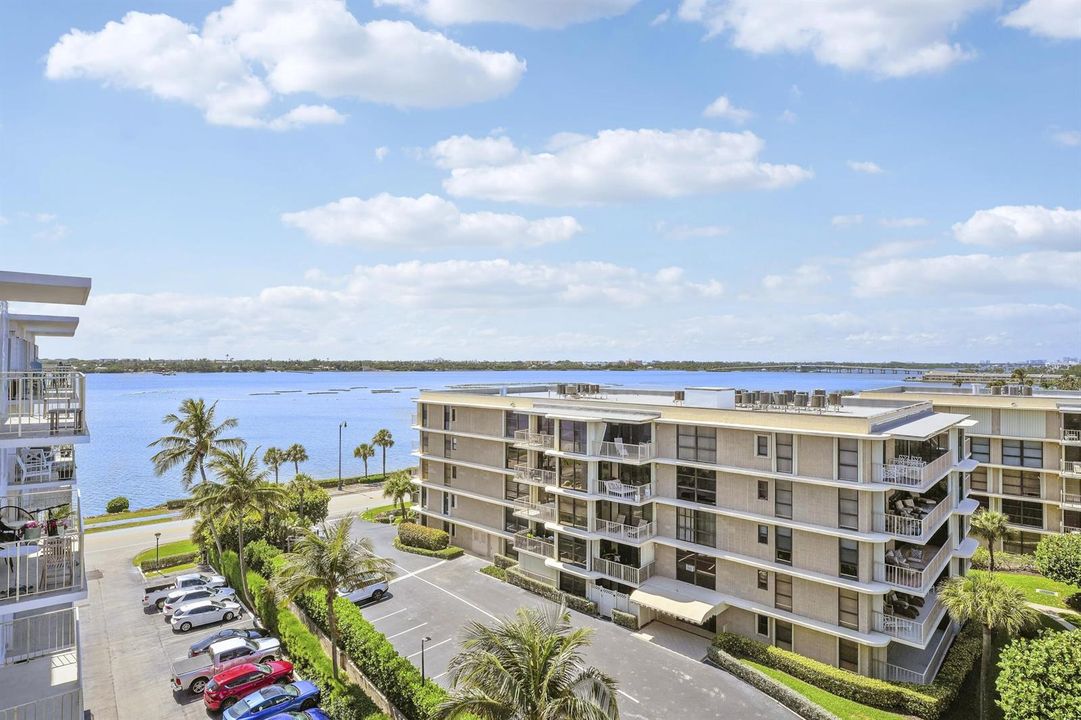 Unobstructed Intracoastal Views