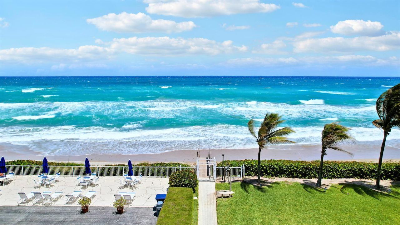 Oceanfront Entertainment Deck