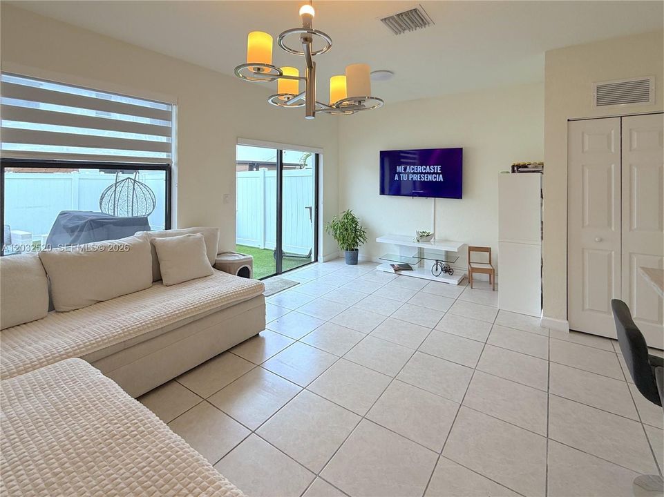 For Sale: $488,000 (3 beds, 2 baths, 1412 Square Feet)