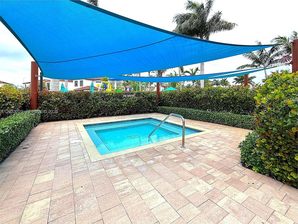 For Sale: $488,000 (3 beds, 2 baths, 1412 Square Feet)