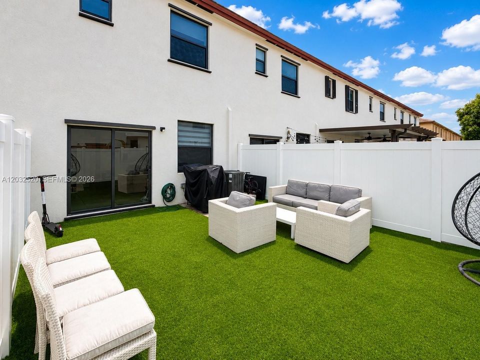 For Sale: $488,000 (3 beds, 2 baths, 1412 Square Feet)