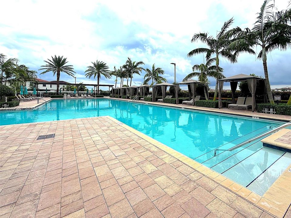 For Sale: $488,000 (3 beds, 2 baths, 1412 Square Feet)