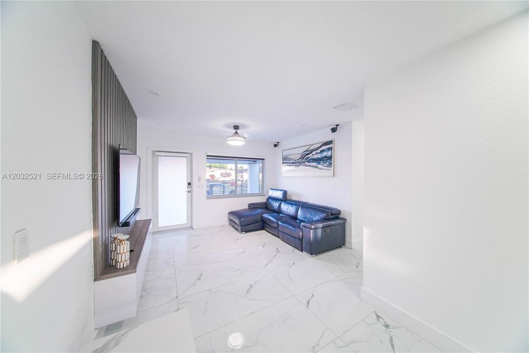 For Rent: $6,000 (3 beds, 2 baths, 1476 Square Feet)