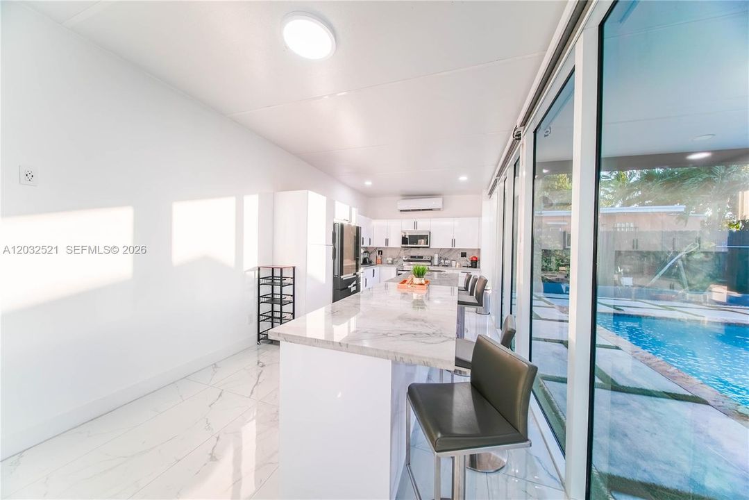 For Rent: $6,000 (3 beds, 2 baths, 1476 Square Feet)
