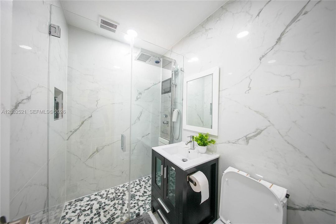 For Rent: $6,000 (3 beds, 2 baths, 1476 Square Feet)