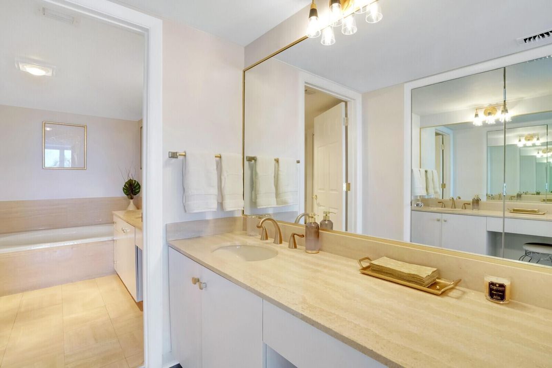 Master Bath Sitting Room