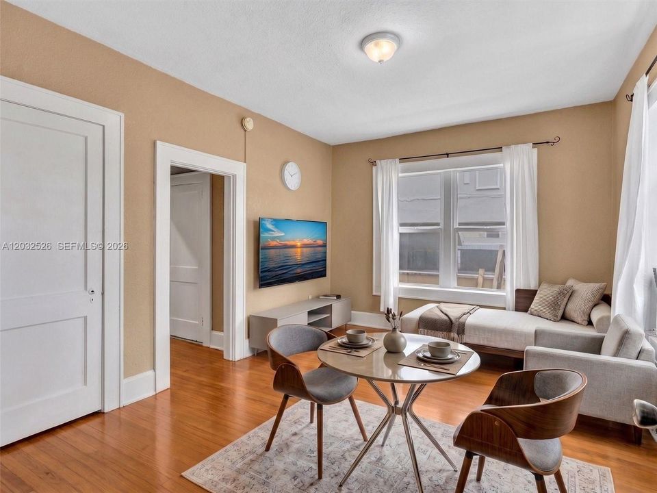 For Sale: $199,000 (0 beds, 1 baths, 351 Square Feet)