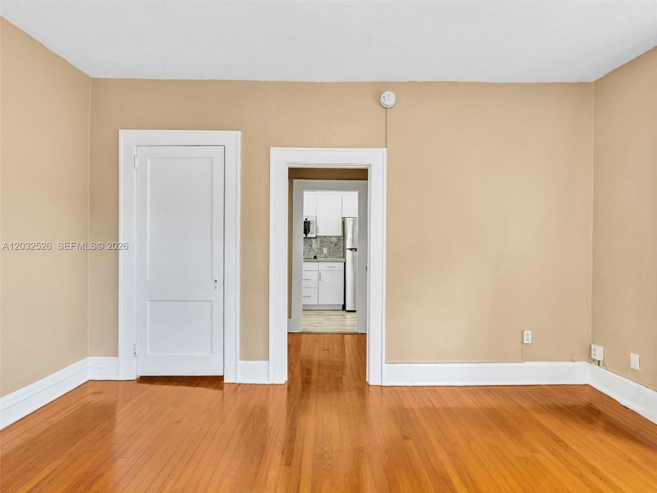 For Sale: $199,000 (0 beds, 1 baths, 351 Square Feet)