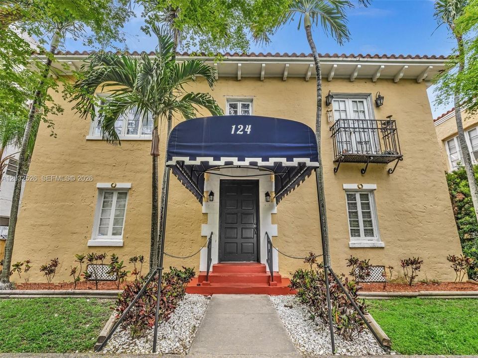 For Sale: $199,000 (0 beds, 1 baths, 351 Square Feet)
