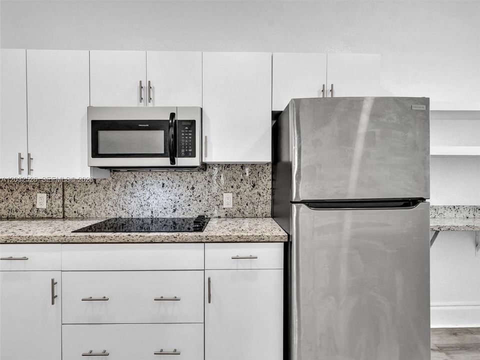For Sale: $199,000 (0 beds, 1 baths, 351 Square Feet)