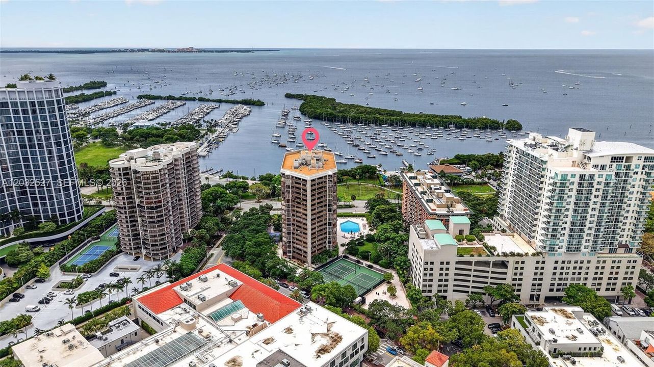 For Sale: $1,200,000 (2 beds, 2 baths, 1172 Square Feet)