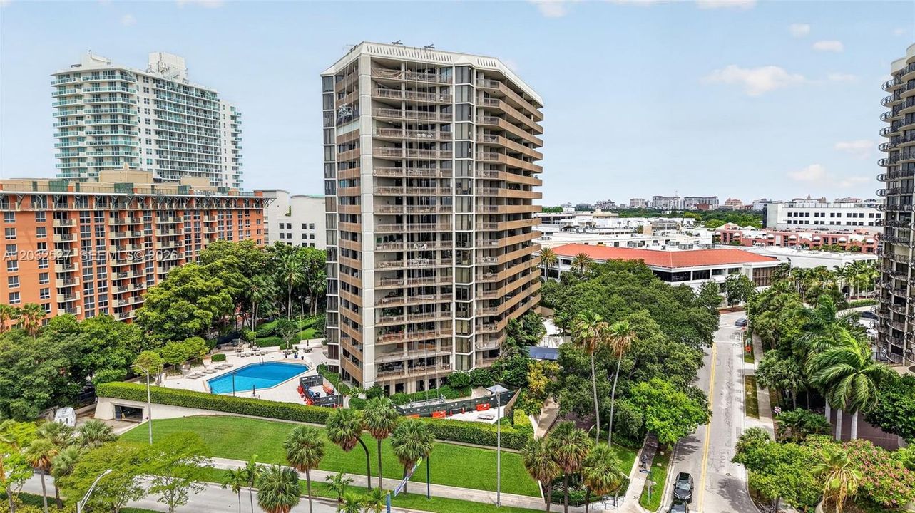 For Sale: $1,200,000 (2 beds, 2 baths, 1172 Square Feet)