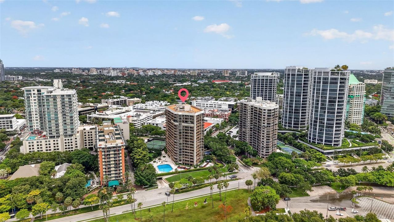 For Sale: $1,200,000 (2 beds, 2 baths, 1172 Square Feet)