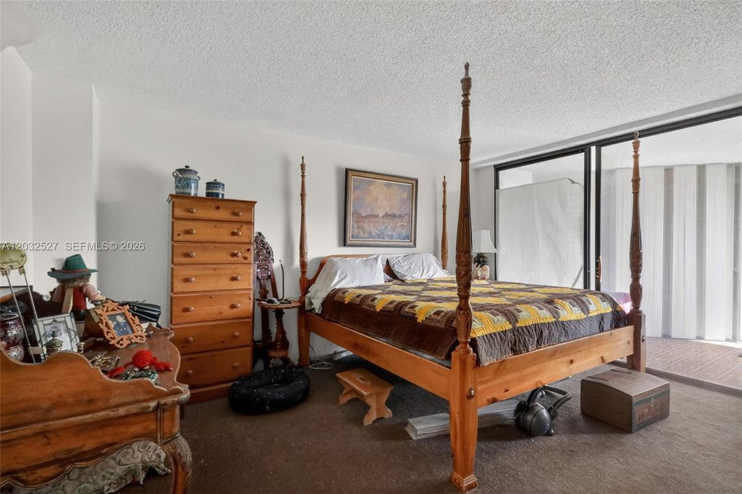 For Sale: $1,200,000 (2 beds, 2 baths, 1172 Square Feet)
