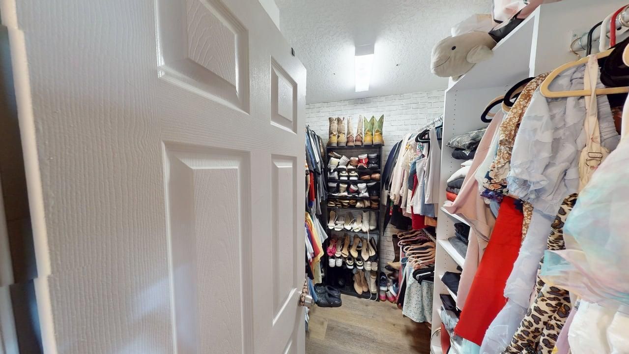 Walk in closet