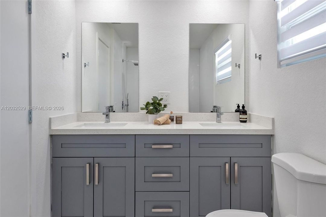 For Rent: $2,950 (2 beds, 2 baths, 1100 Square Feet)