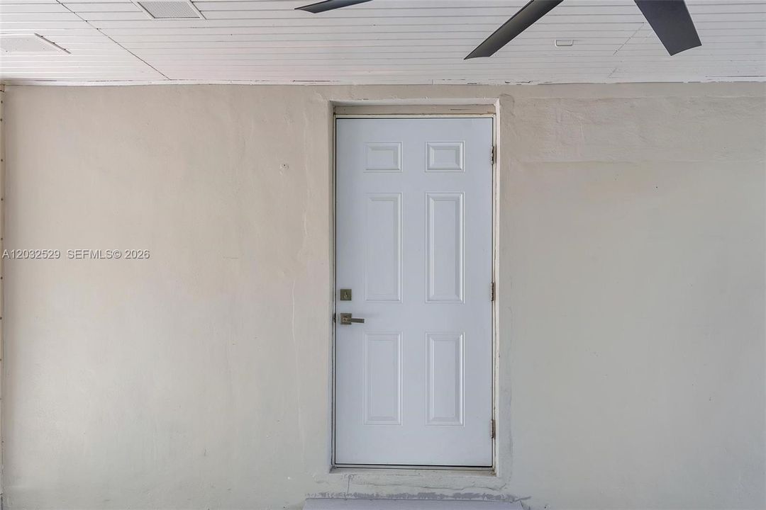 For Rent: $2,950 (2 beds, 2 baths, 1100 Square Feet)