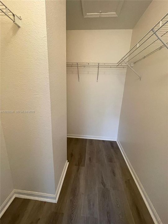 En Renta: $2,150 (3 camas, 3 baños, 1423 Pies cuadrados)