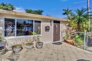 For Rent: $4,999 (5 beds, 3 baths, 2128 Square Feet)