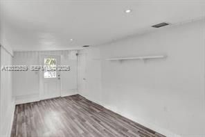 For Rent: $4,999 (5 beds, 3 baths, 2128 Square Feet)