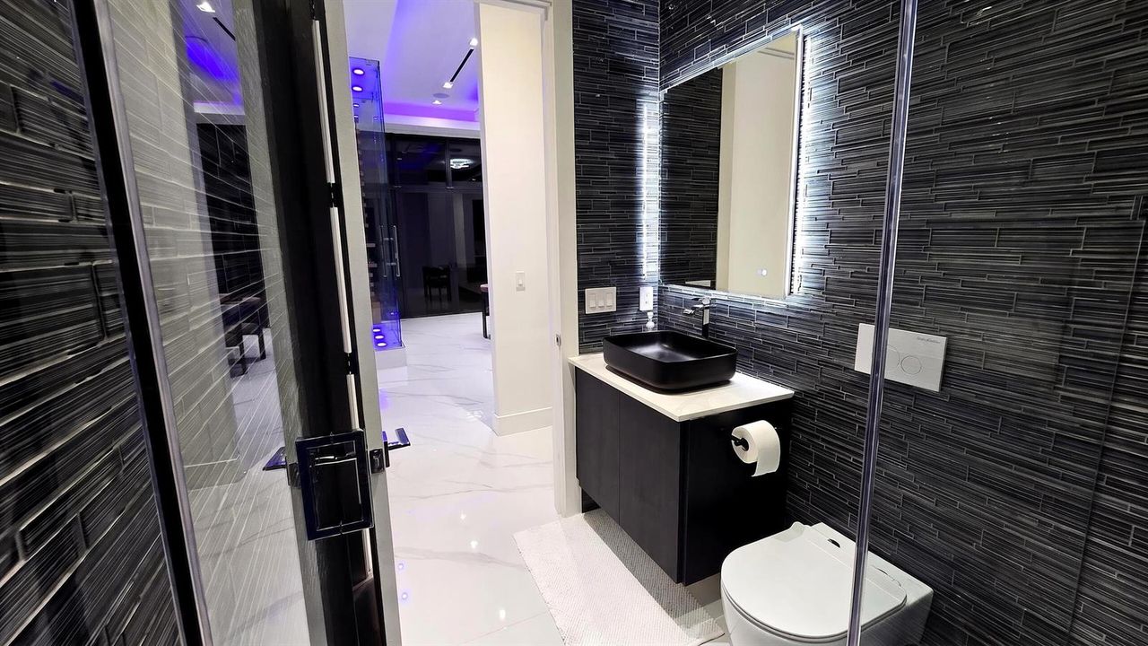 Luxurious Newly installed Wine Cellar
