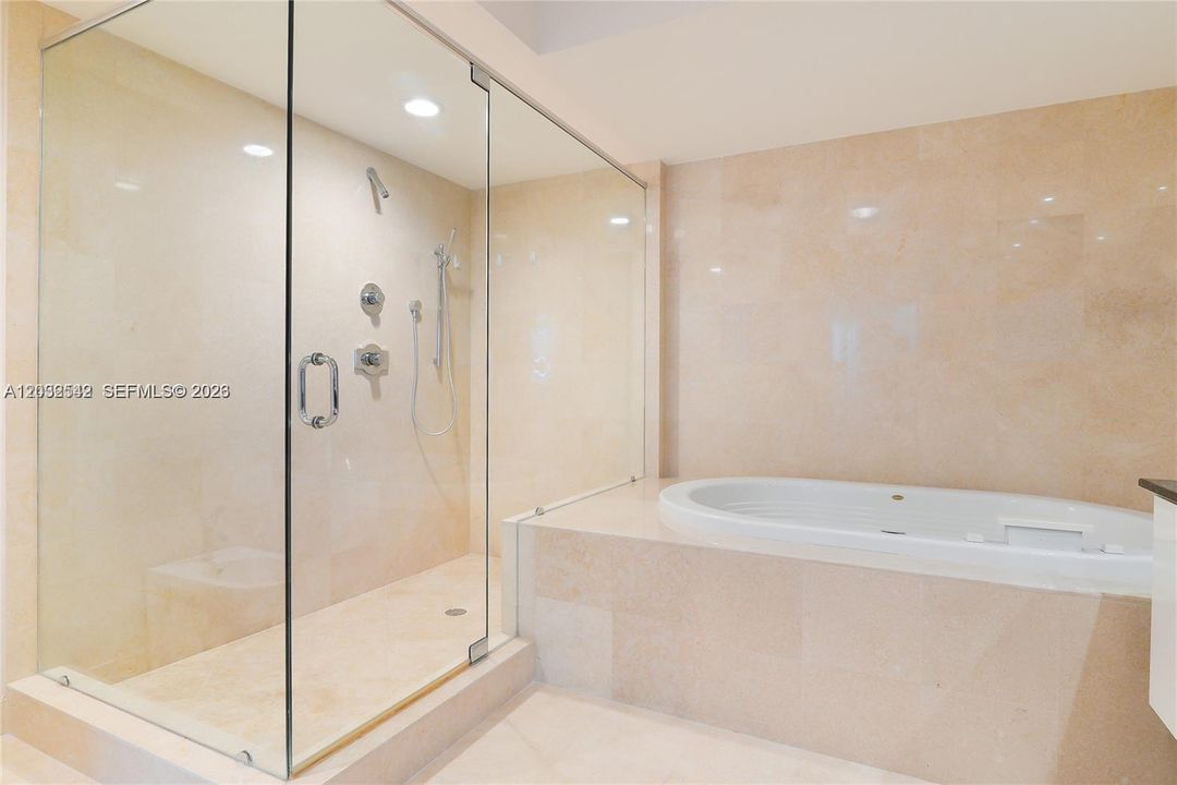 En Venta: $1,500,000 (2 camas, 2 baños, 1644 Pies cuadrados)