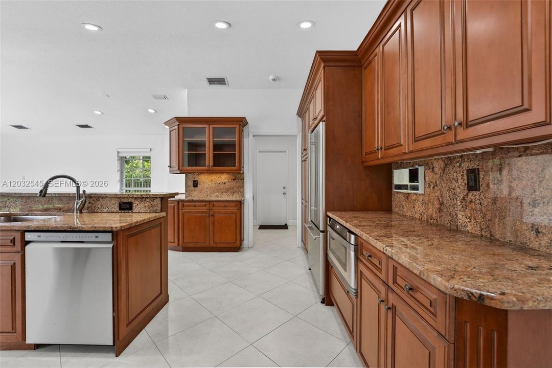 For Rent: $8,450 (4 beds, 3 baths, 3115 Square Feet)