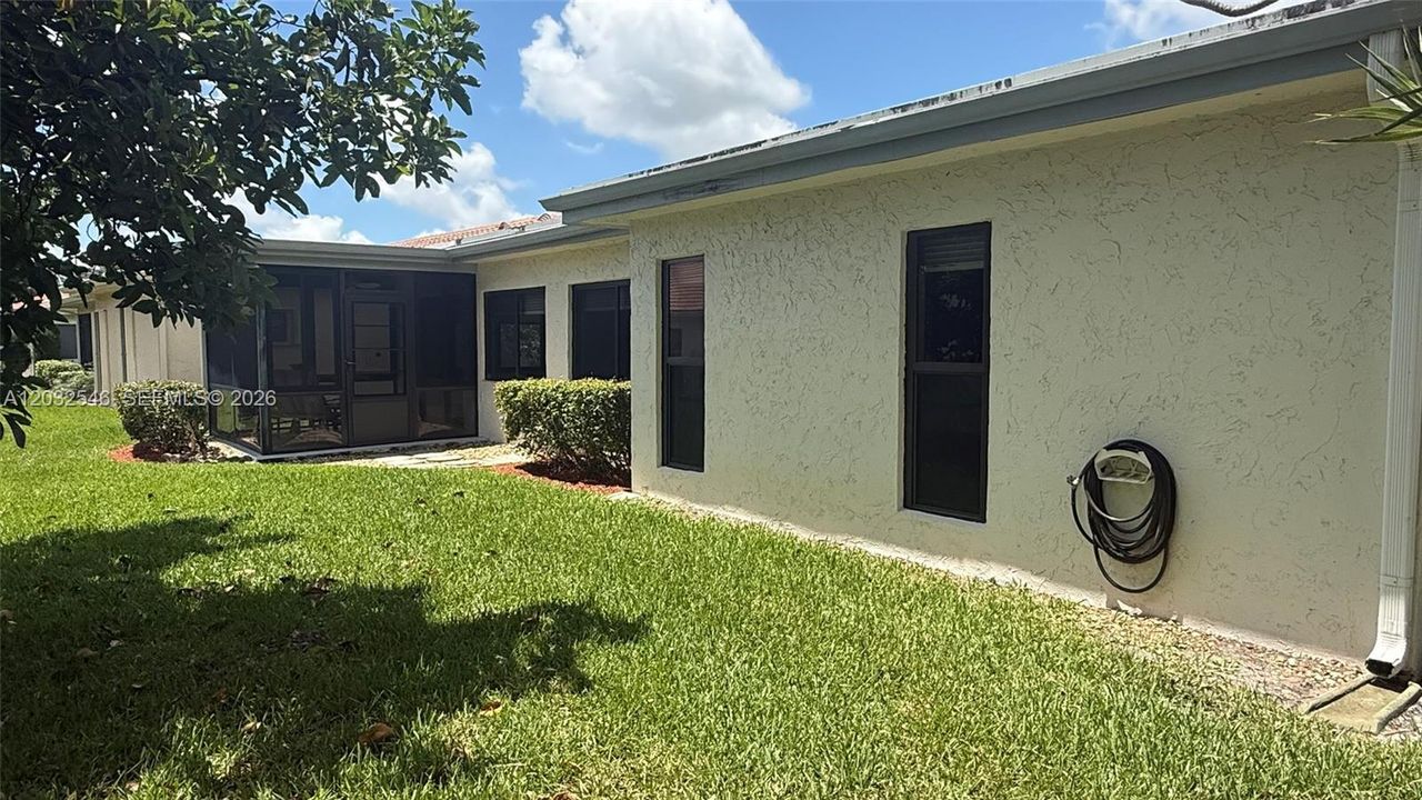 For Sale: $484,900 (2 beds, 2 baths, 1808 Square Feet)