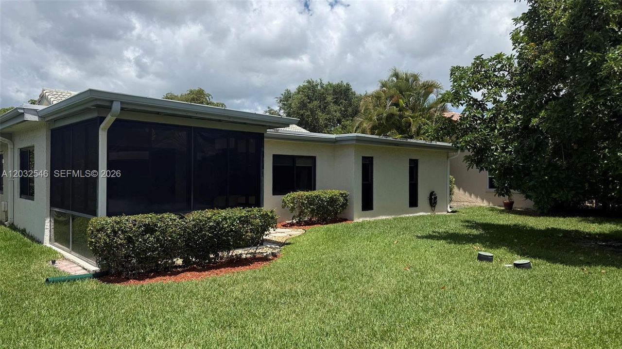 For Sale: $484,900 (2 beds, 2 baths, 1808 Square Feet)