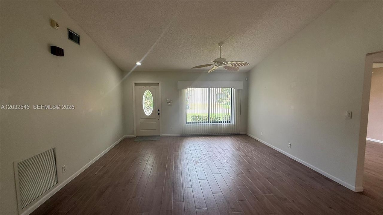 For Sale: $484,900 (2 beds, 2 baths, 1808 Square Feet)