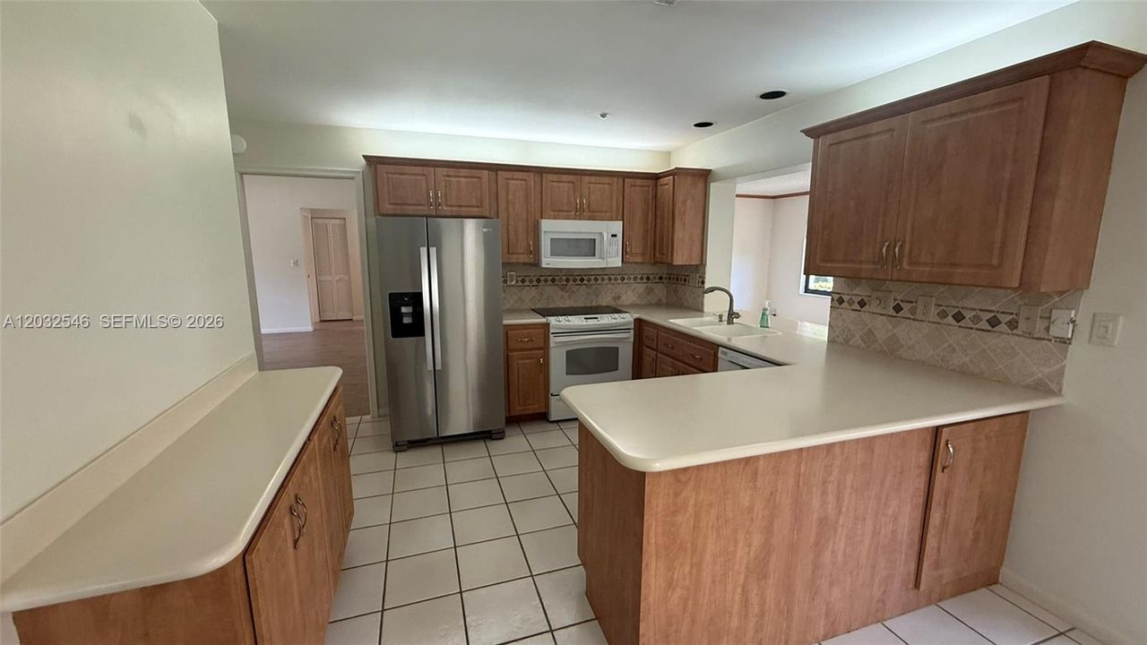 For Sale: $484,900 (2 beds, 2 baths, 1808 Square Feet)