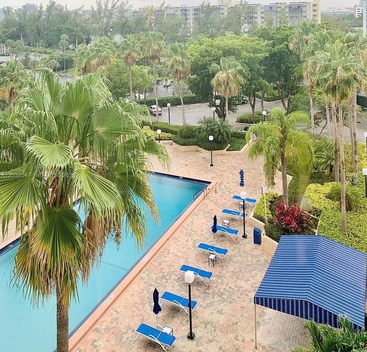 For Sale: $250,000 (2 beds, 2 baths, 1400 Square Feet)