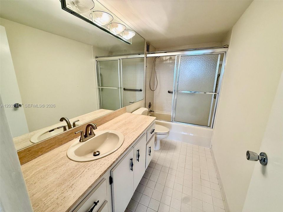 For Sale: $250,000 (2 beds, 2 baths, 1400 Square Feet)