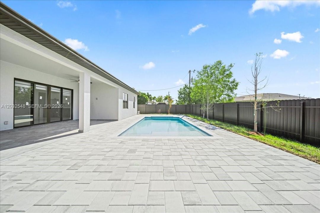 For Sale: $469,900 (4 beds, 2 baths, 1832 Square Feet)